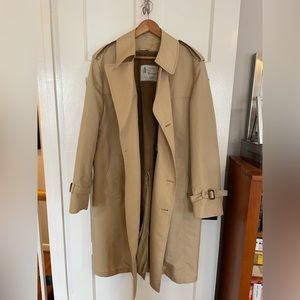 London Fog Maincoats trench coat, size 40R